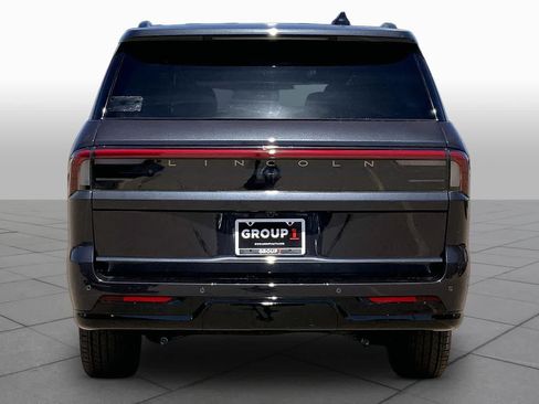 New 2026 Lincoln Navigator L Reserve w/ Jet Appearance Package AWD/4WD image 4