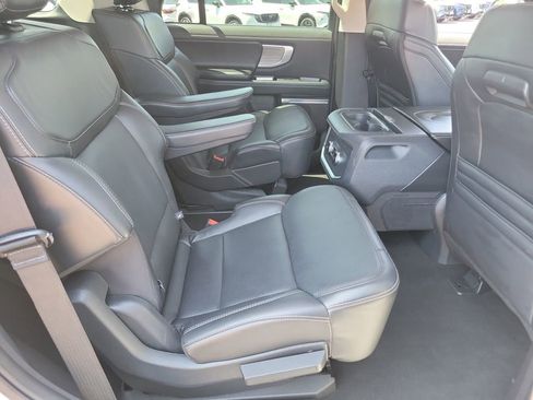 Used 2025 Ford Expedition Platinum AWD/4WD image 22