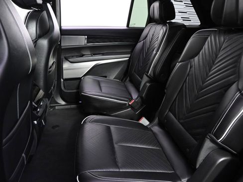 Certified 2026 Cadillac Vistiq Premium Luxury w/ LPO, Floor Liner Package AWD/4WD image 22