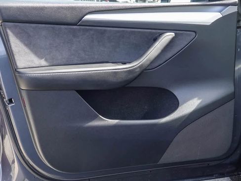 Used 2022 Tesla Model Y Performance image 18