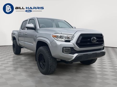 Used 2022 Toyota Tacoma SR image 3