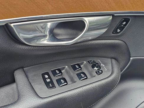 Used 2022 Volvo XC90 T8 Inscription Expression w/ Advanced Package image 24