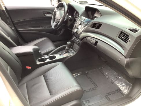 Used 2015 Acura ILX w/ Premium Package FWD image 16