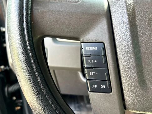 Used 2010 Ford F150 XLT image 21