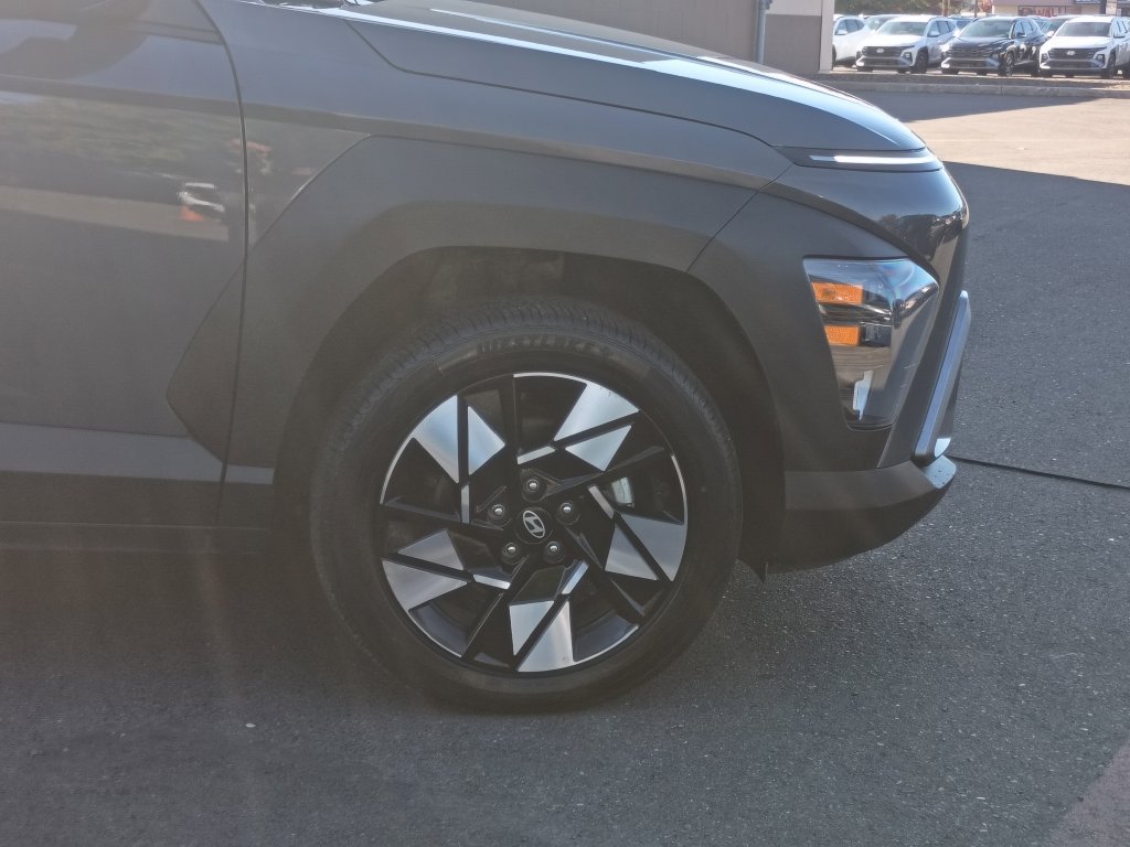 Certified 2025 Hyundai Kona SEL AWD/4WD image 2