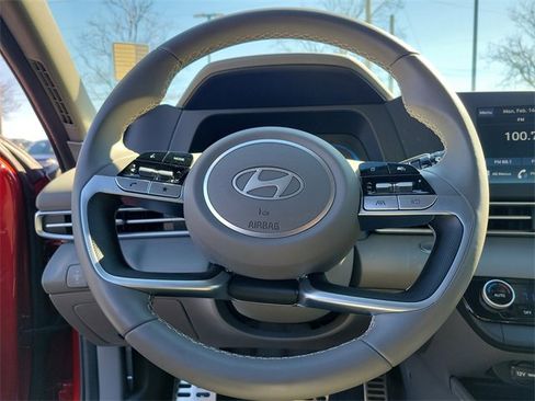 Used 2025 Hyundai Elantra Sport image 21