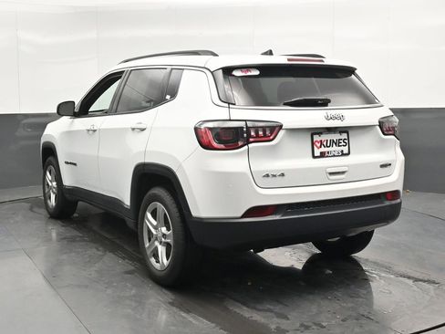 Used 2023 Jeep Compass Latitude image 10