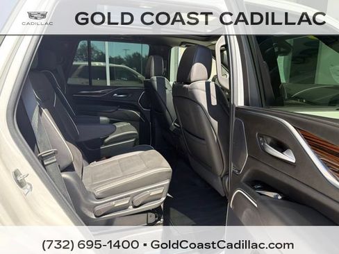 Used 2023 Cadillac Escalade Premium Luxury AWD/4WD image 9