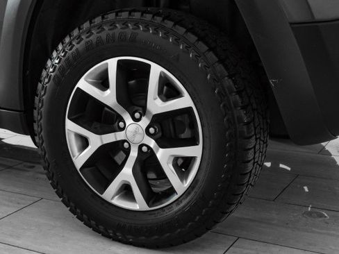 Used 2017 Jeep Cherokee Trailhawk w/ Cold Weather Group image 49