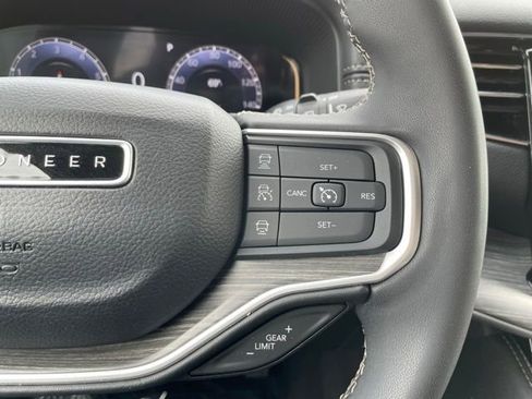 Used 2024 Jeep Wagoneer Series III AWD/4WD image 16