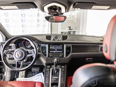 Used 2018 Porsche Macan GTS w/ Premium Package Plus image 37