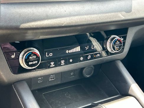 Used 2024 Mitsubishi Outlander SE FWD image 36