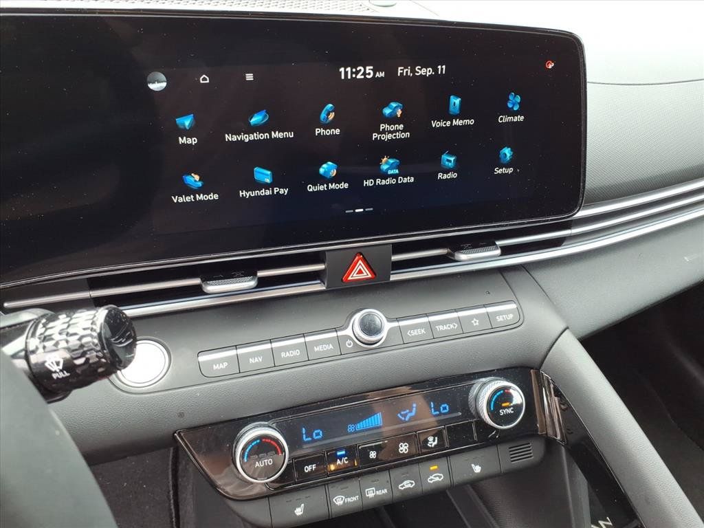 Used 2025 Hyundai Elantra SEL FWD image 22