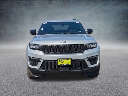 New 2025 Jeep Grand Cherokee Limited w/ Luxury Tech Group II image 9