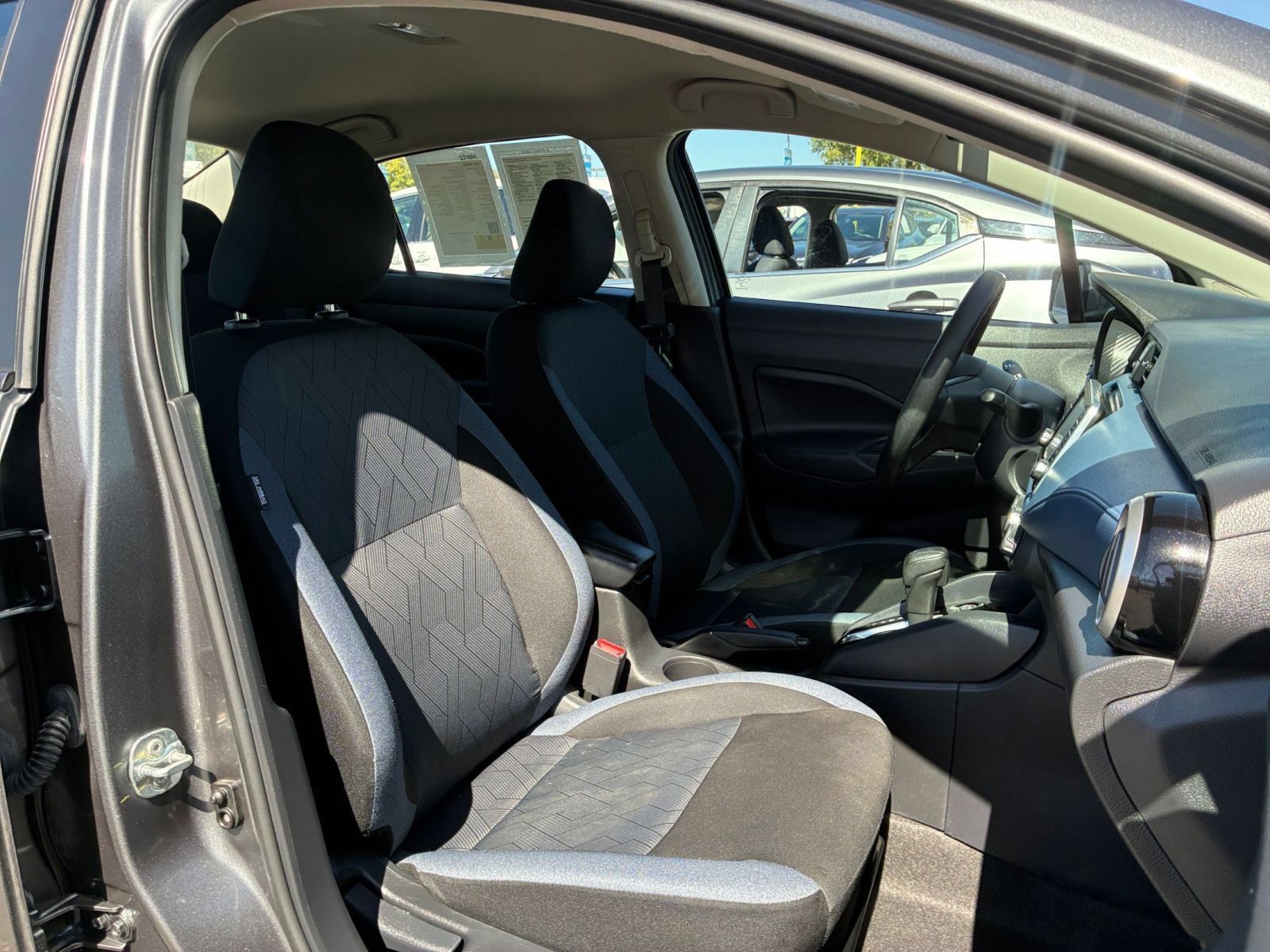 Used 2025 Nissan Versa SV FWD image 33