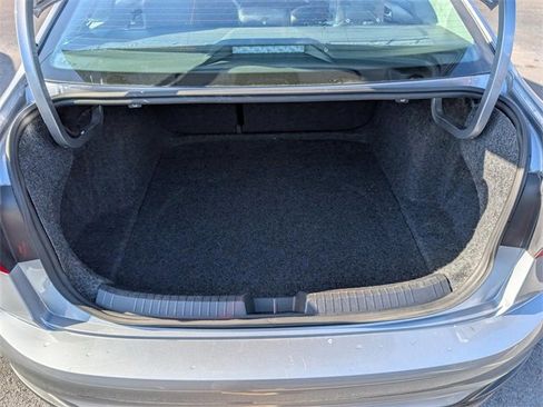 Used 2024 Volkswagen Jetta SE image 18