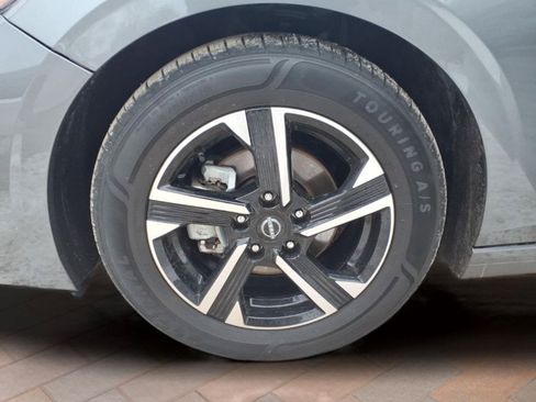Used 2024 Nissan Sentra SV FWD image 32
