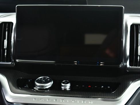 New 2026 Ford Expedition Max Platinum image 9