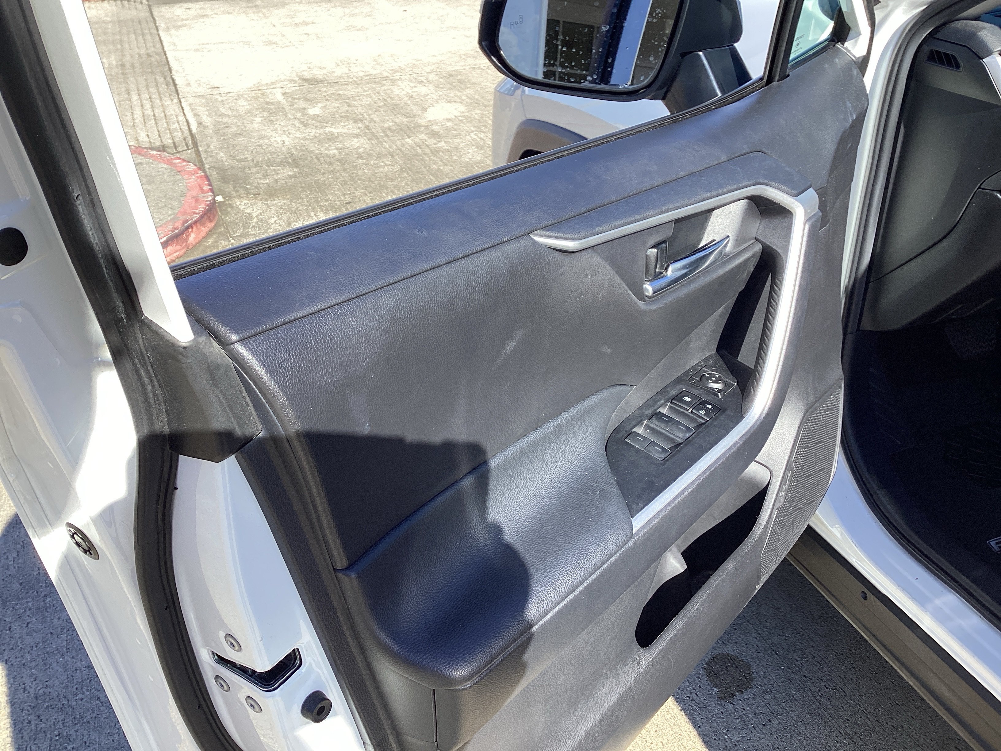 Used 2024 Toyota RAV4 XLE Premium FWD image 16