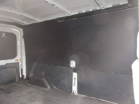 Used 2018 Ford Transit 250 148 Medium Roof RWD image 22