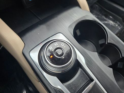 Used 2022 Ford Escape SE w/ SE Sport Appearance Package image 20