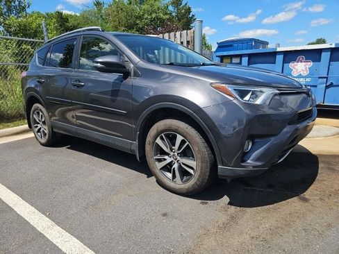 Used 2018 Toyota RAV4 XLE w/ Plus Extra Value Package AWD/4WD image 2
