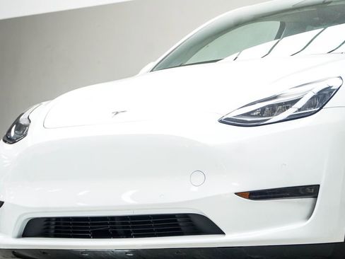 Used 2020 Tesla Model Y Long Range AWD/4WD image 2