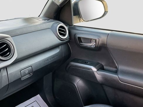 Used 2021 Toyota Tacoma TRD Off-Road w/ Technology Package image 22