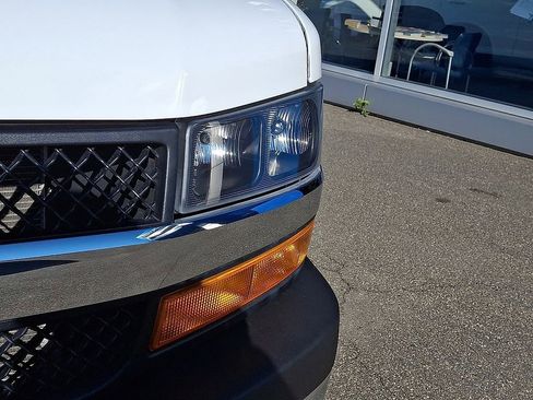 Used 2024 Chevrolet Express 2500 w/ Driver Convenience Package RWD image 14