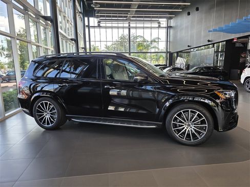 New 2026 Mercedes-Benz GLS 450 4MATIC image 3