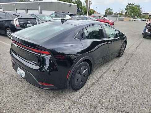 Used 2023 Toyota Prius LE FWD image 4
