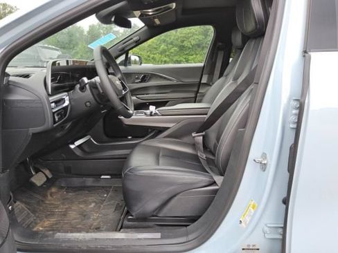 Used 2024 Cadillac Lyriq Sport AWD/4WD image 6