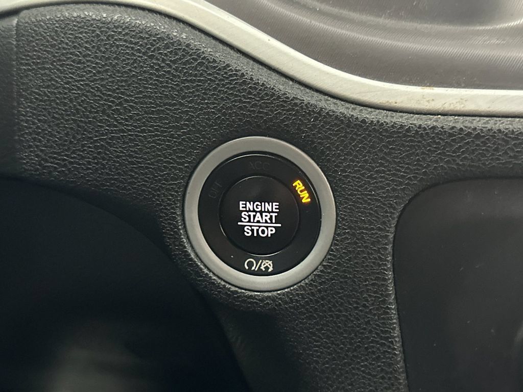 Used 2022 Dodge Charger SXT AWD/4WD image 20