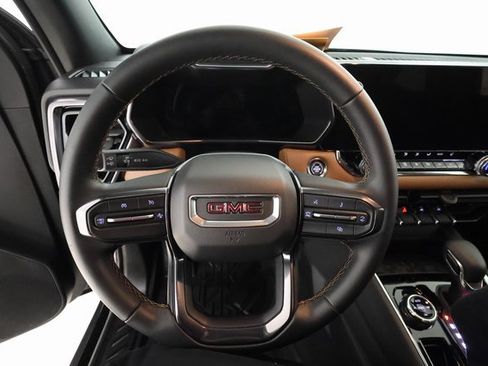 Used 2025 GMC Canyon AT4 image 11