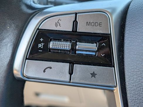 Used 2024 Kia Telluride EX w/ EX Captain's Chair Package image 20