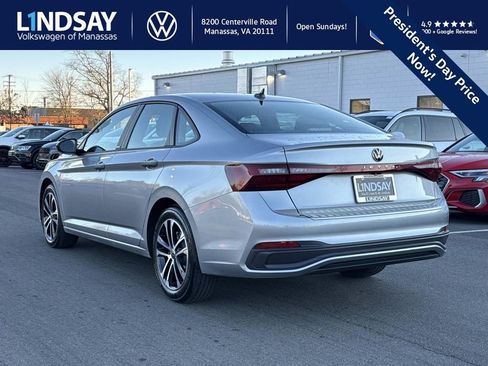 Used 2025 Volkswagen Jetta Sport image 4