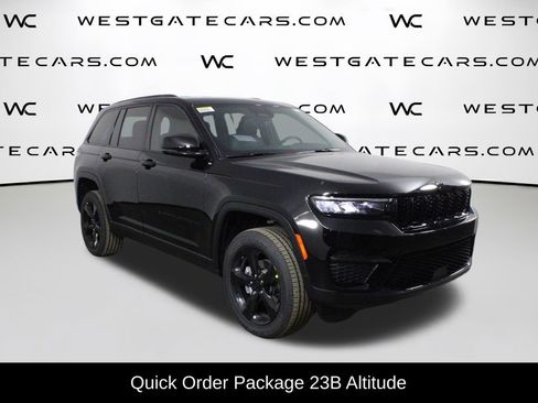 New 2025 Jeep Grand Cherokee Altitude image 2