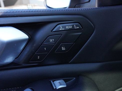 Used 2023 BMW X7 xDrive40i w/ Parking Assistance Package image 42