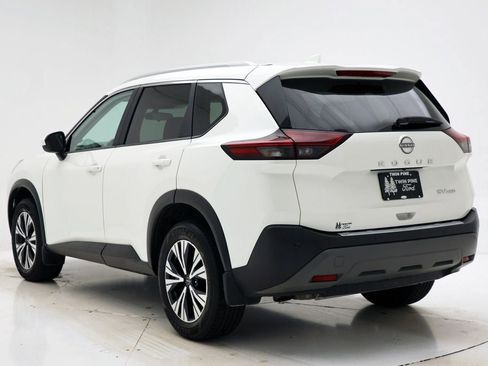Used 2023 Nissan Rogue SV w/ SV Premium B Package image 7