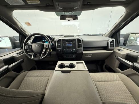 Used 2017 Ford F150 XLT image 3