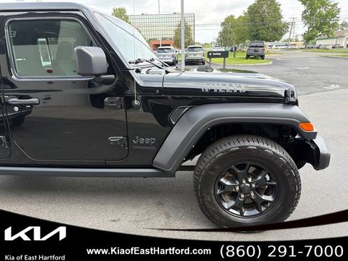 Used 2021 Jeep Wrangler Unlimited Sport AWD/4WD image 6