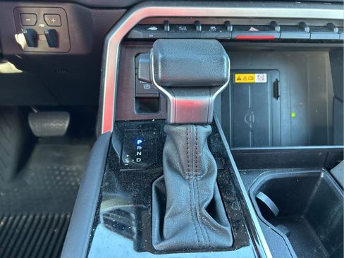 Used 2024 Toyota Tundra Platinum AWD/4WD image 17
