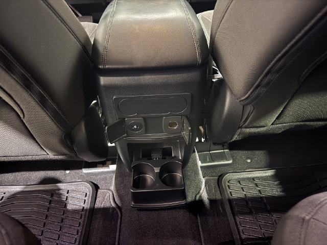 Used 2024 Ford Explorer XLT AWD/4WD image 21