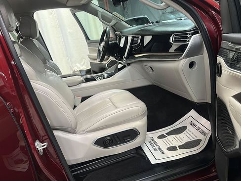 Used 2022 Jeep Wagoneer Series II w/ Flexible Seating Group AWD/4WD image 29