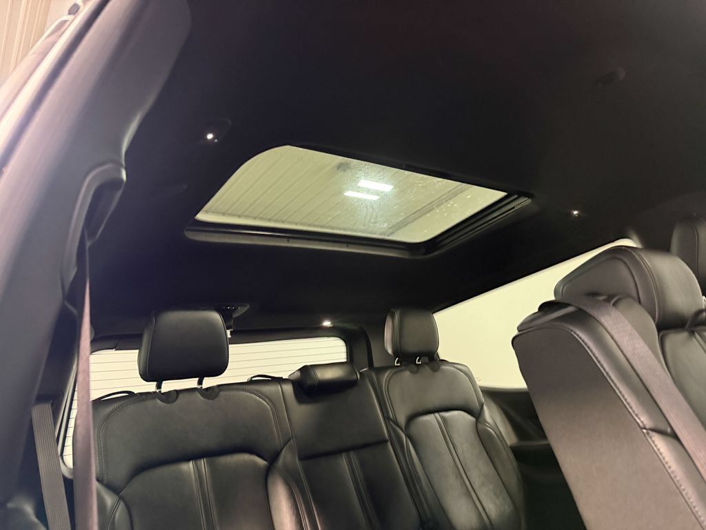 Used 2024 Jeep Wagoneer Series II AWD/4WD image 67