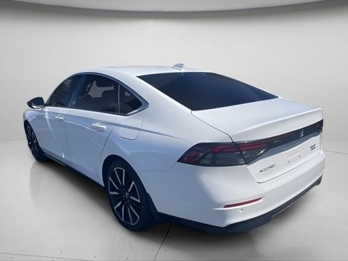 Used 2023 Honda Accord Touring image 15
