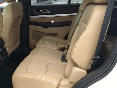 Used 2017 Ford Explorer XLT w/ Equipment Group 202A image 25