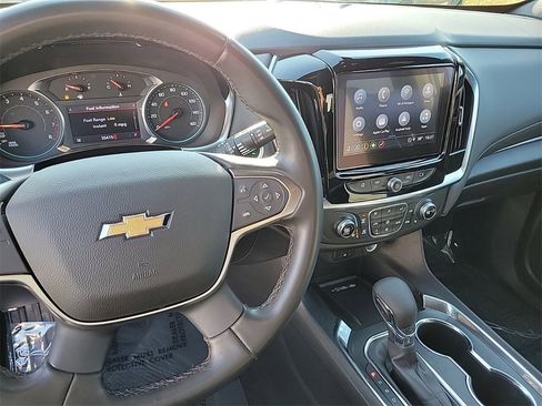 Used 2023 Chevrolet Traverse LT image 26