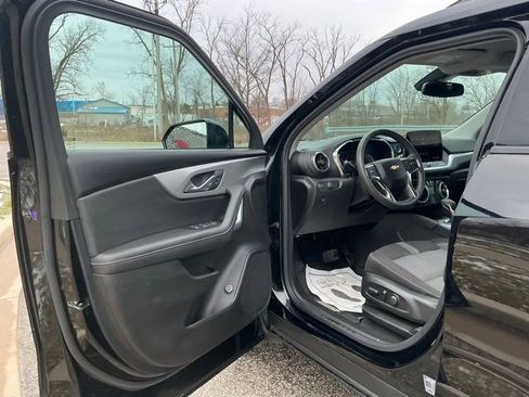 Used 2025 Chevrolet Blazer LT w/ Convenience Package image 15
