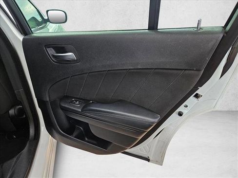 Used 2020 Dodge Charger SXT w/ Blacktop Package image 19